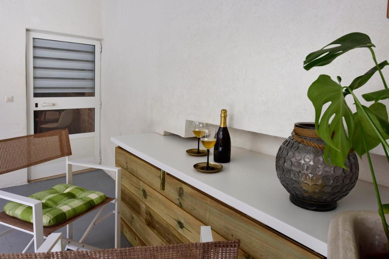 Ginger Apartment